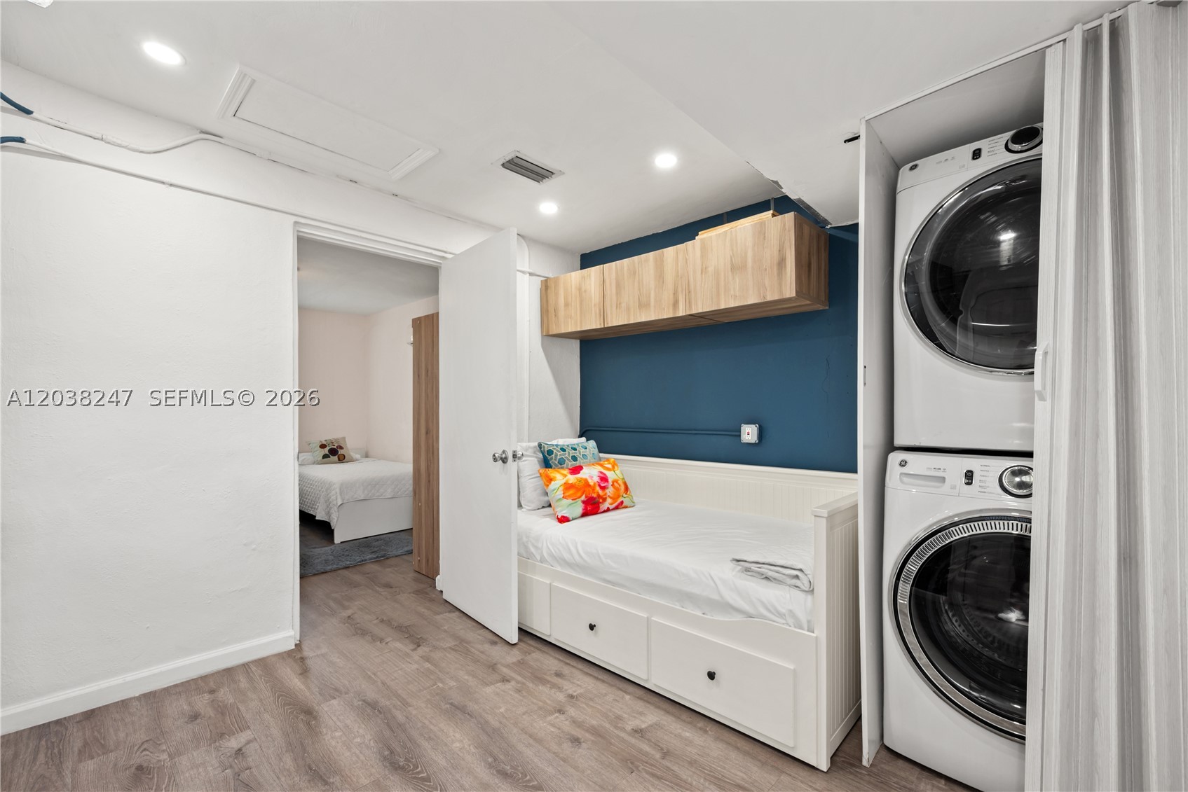 LAWRENCE ESTATES LAND COS - Residential