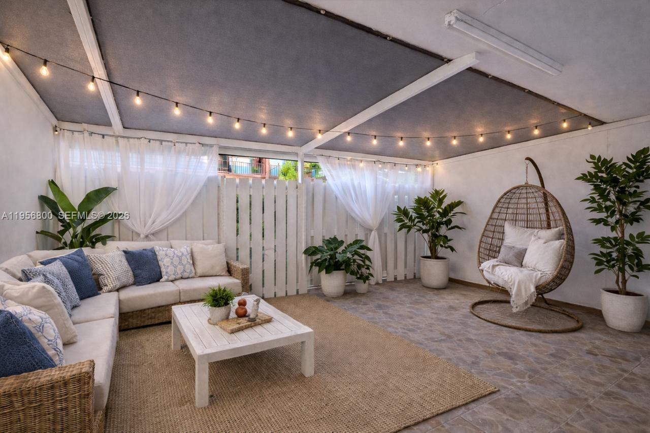 UNIVERSITY TRAIL CONDO - Residential