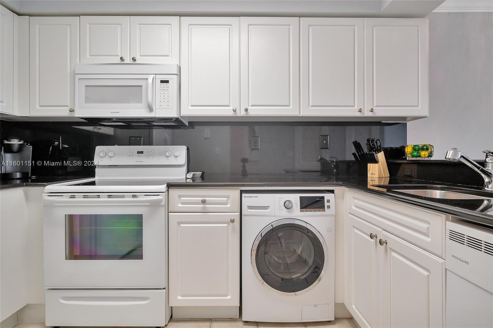 WAVE CONDO - Residential Lease