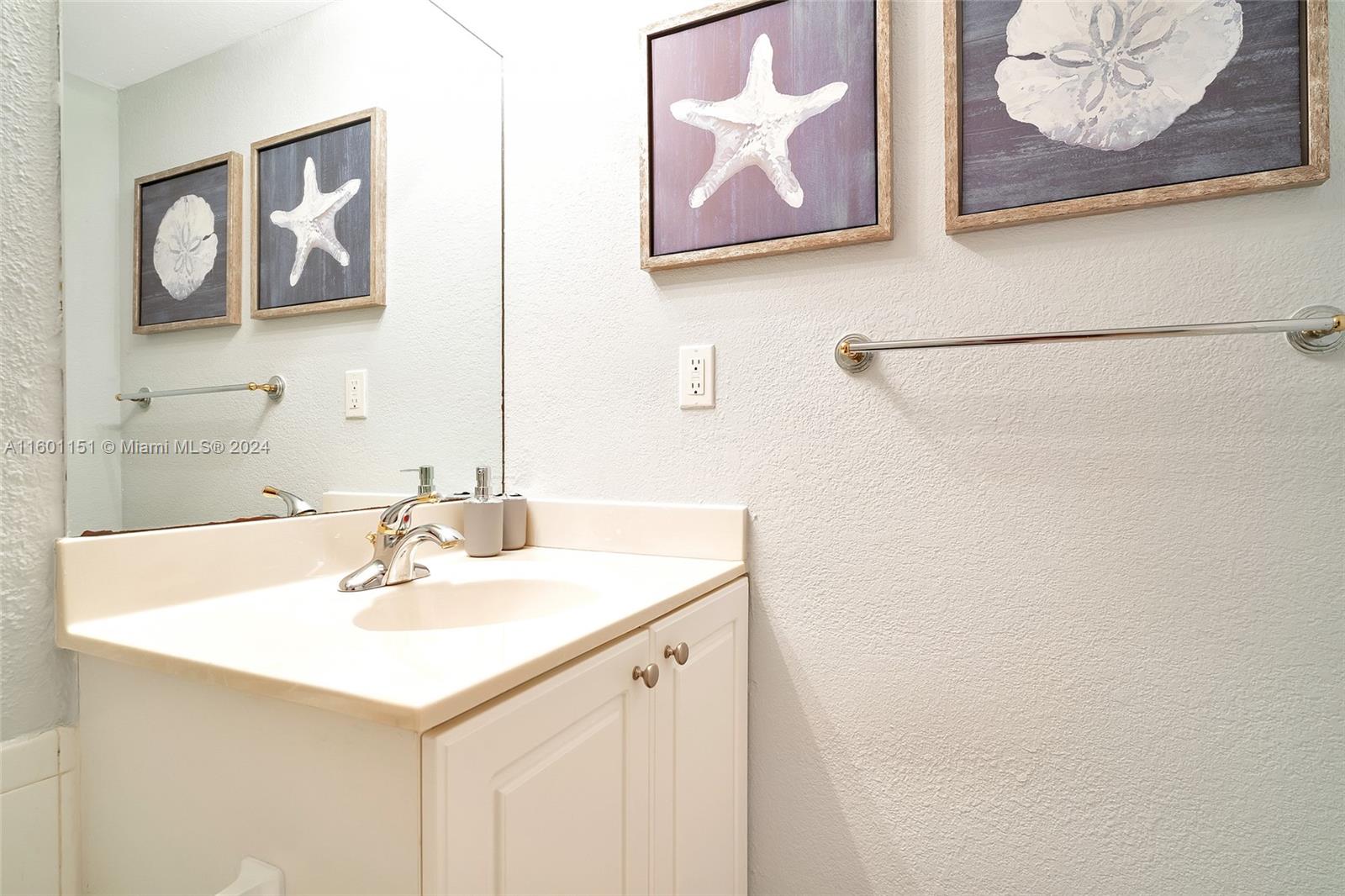 WAVE CONDO - Residential Lease