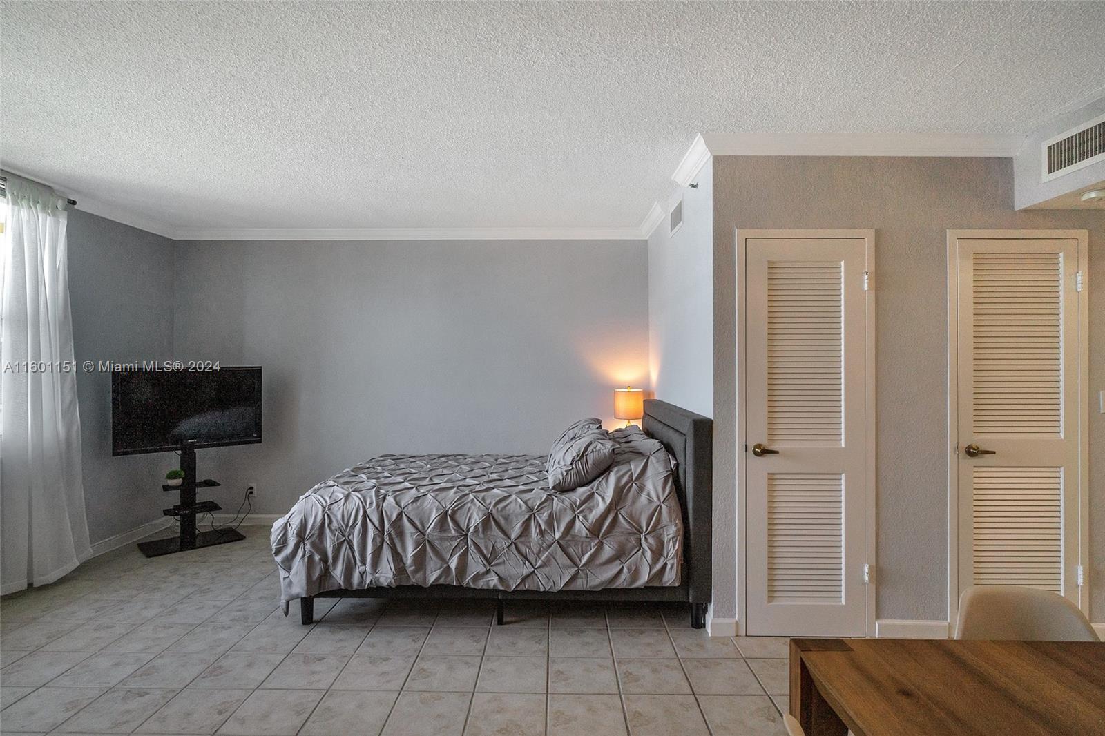 WAVE CONDO - Residential Lease