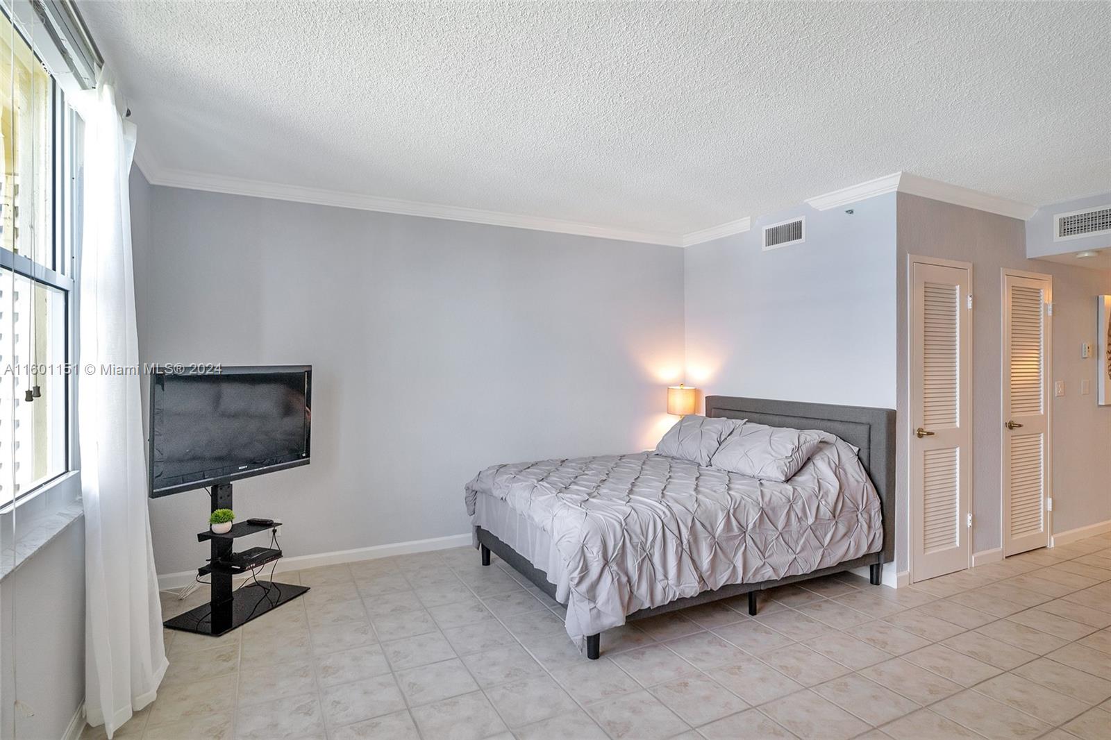 WAVE CONDO - Residential Lease