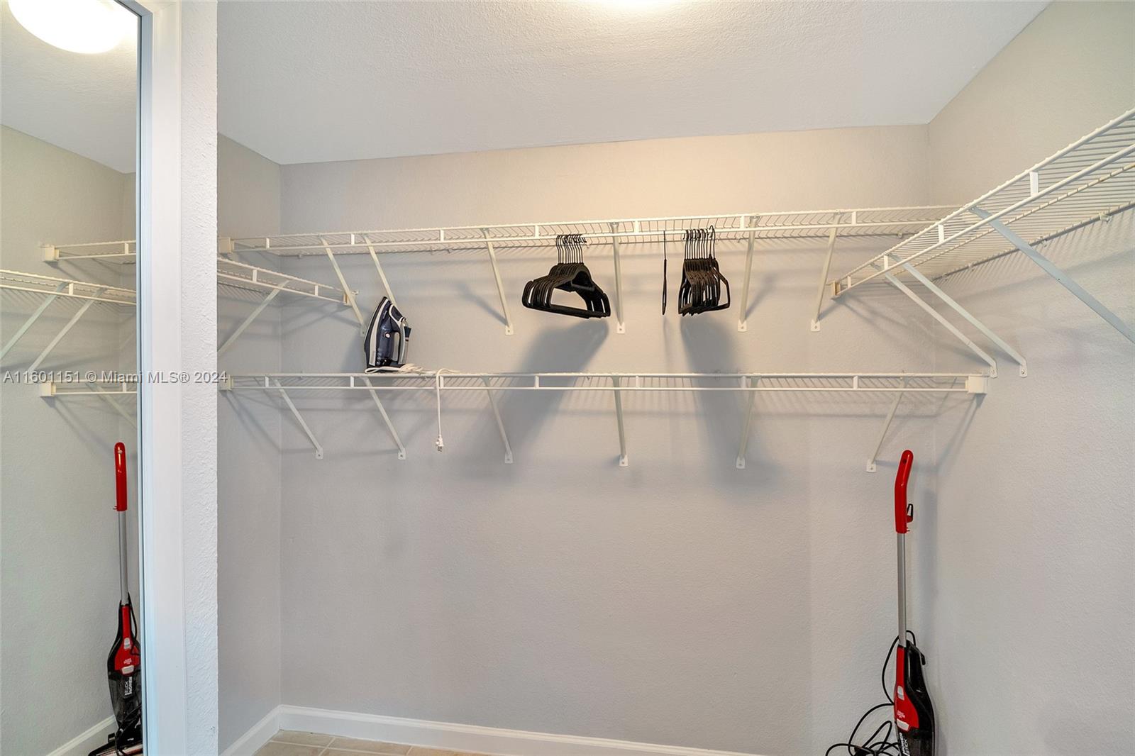 WAVE CONDO - Residential Lease