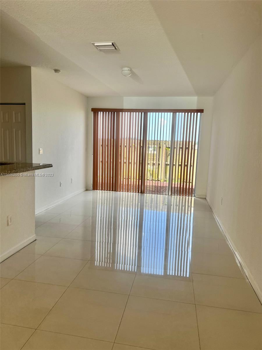SUNSET LAKE TOWNHOMES - Residential