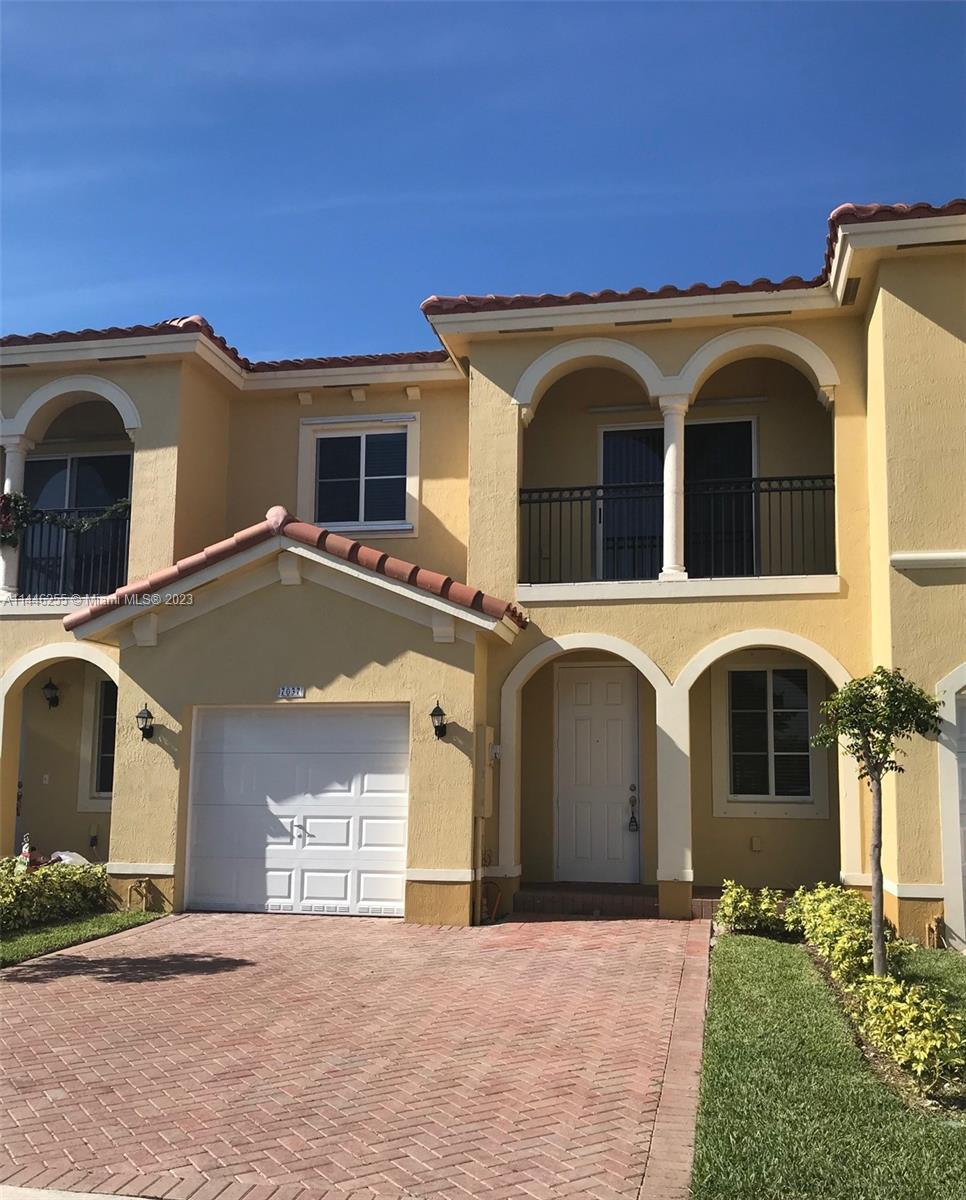 NICE HOUSE WITH ONE BEDROOM AND FULL BATH ON FIRST FLOOR, THREE BEDROOMS ON SECOND FLOOR, AND TWO FULL BATHS. GRANITE COUNTER TOP, GARAGE, AND DRIVEWAY FOR TWO CARS, NO NEIGHBOR IN THE BACK. STAINLESS STEEL APPLIANCES