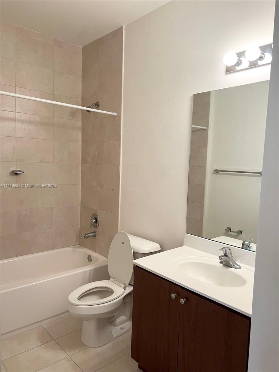 SUNSET LAKE TOWNHOMES - Residential