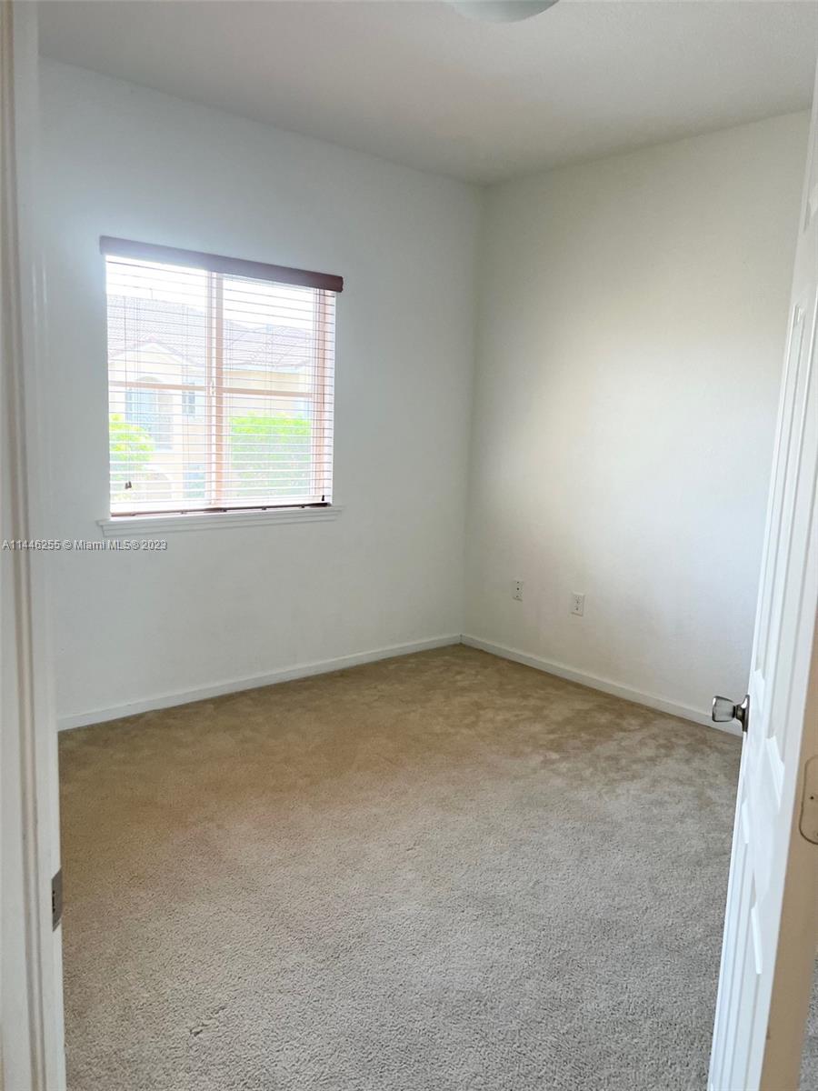 SUNSET LAKE TOWNHOMES - Residential