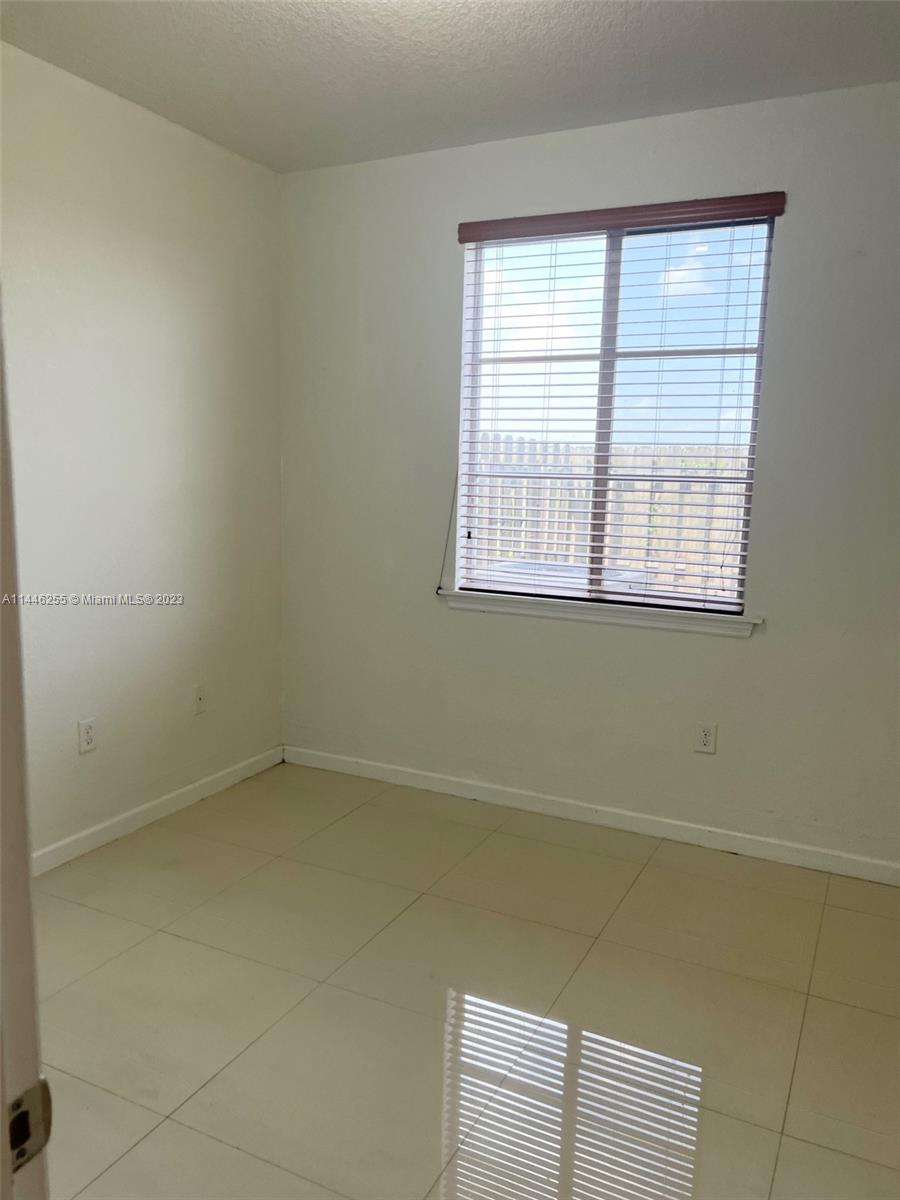 SUNSET LAKE TOWNHOMES - Residential
