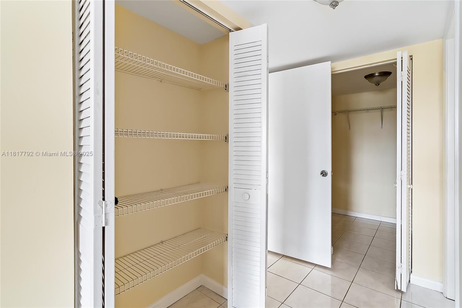 FOUNTAINS OF PALM BEACH C - Residential Lease