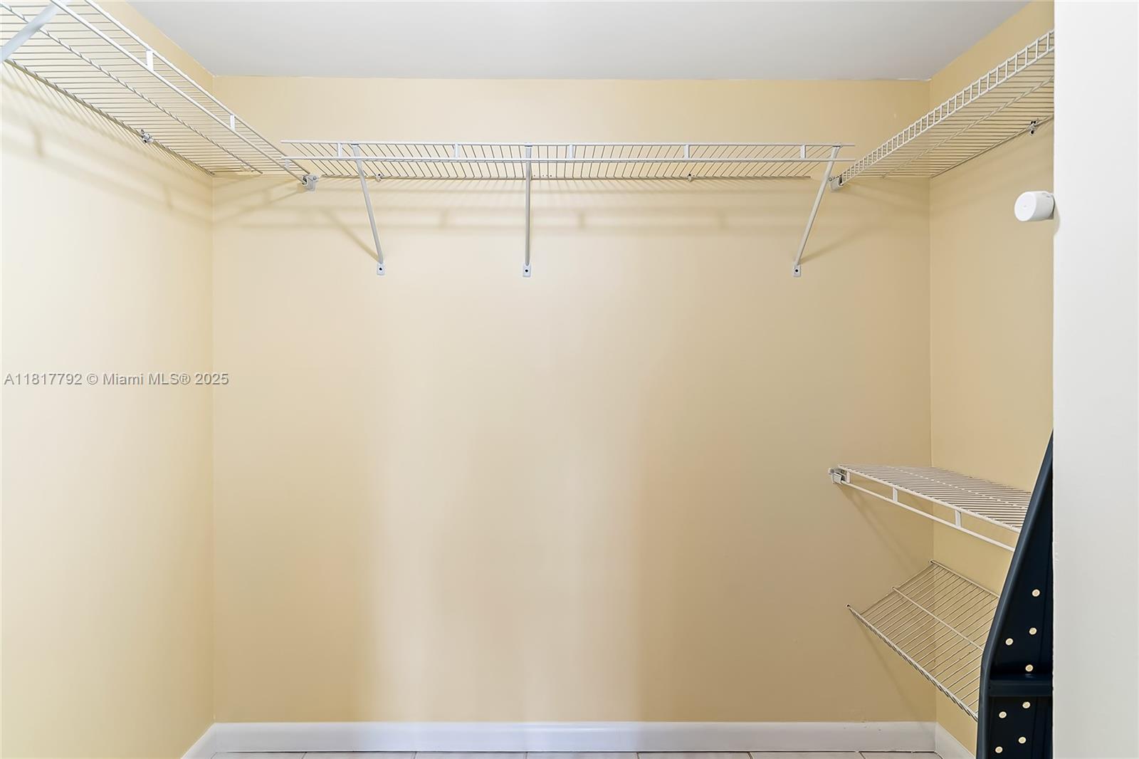 FOUNTAINS OF PALM BEACH C - Residential Lease