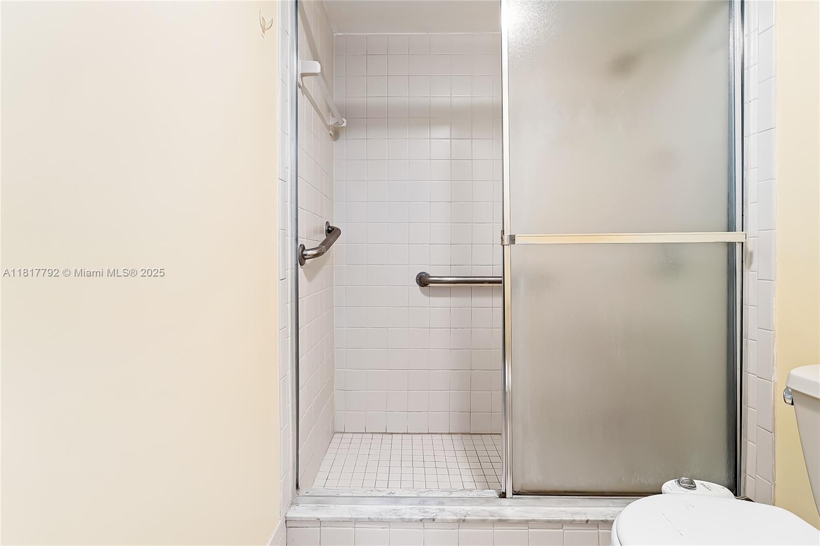 FOUNTAINS OF PALM BEACH C - Residential Lease