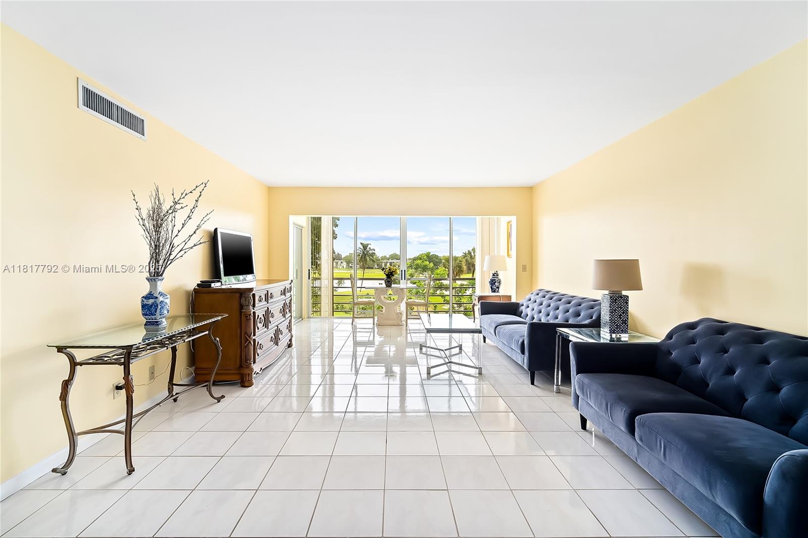 FOUNTAINS OF PALM BEACH C - Residential Lease