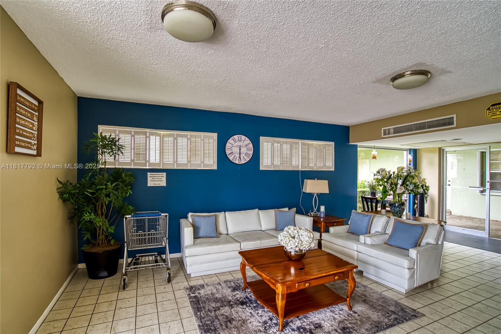 FOUNTAINS OF PALM BEACH C - Residential Lease