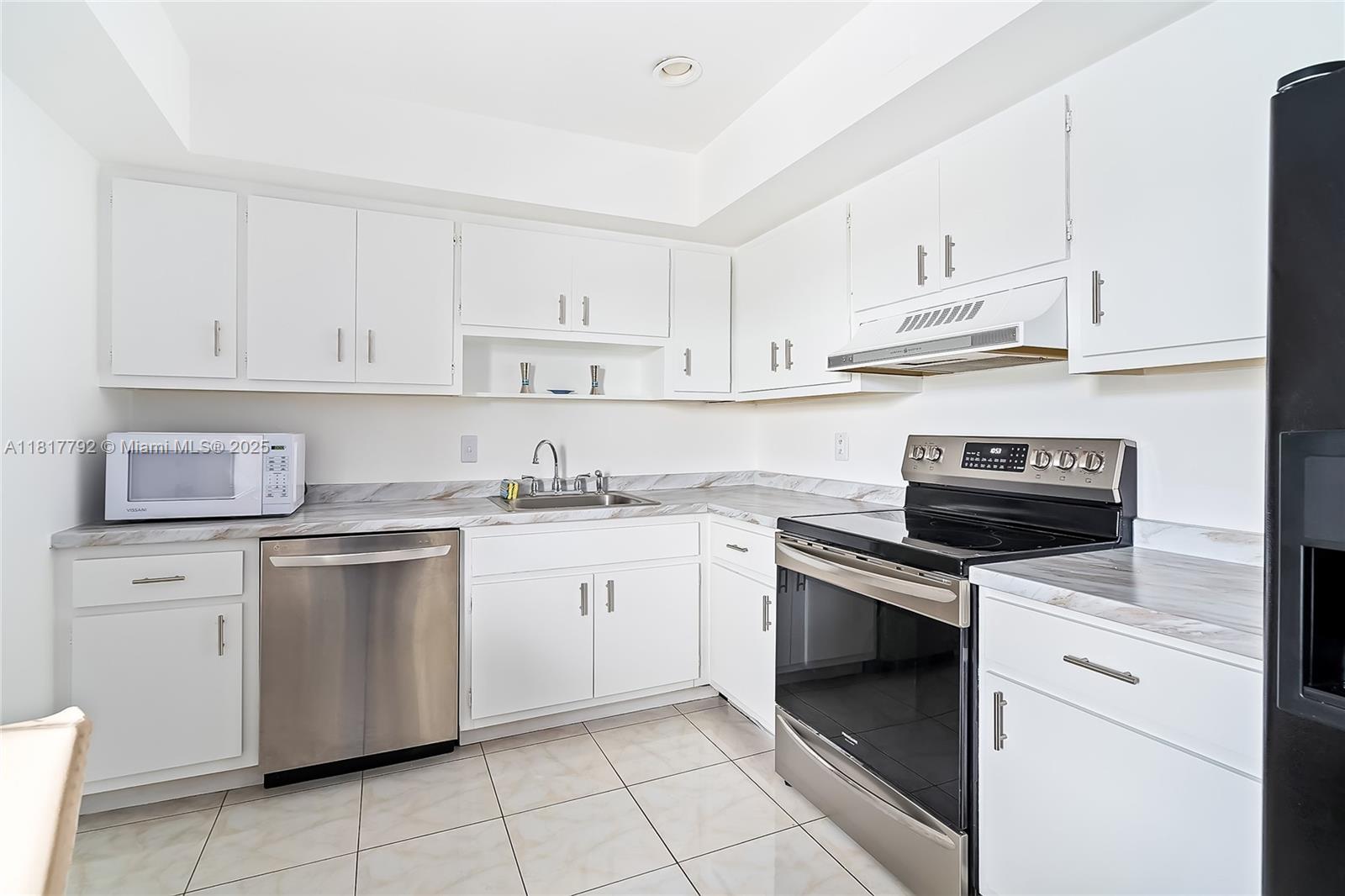FOUNTAINS OF PALM BEACH C - Residential Lease