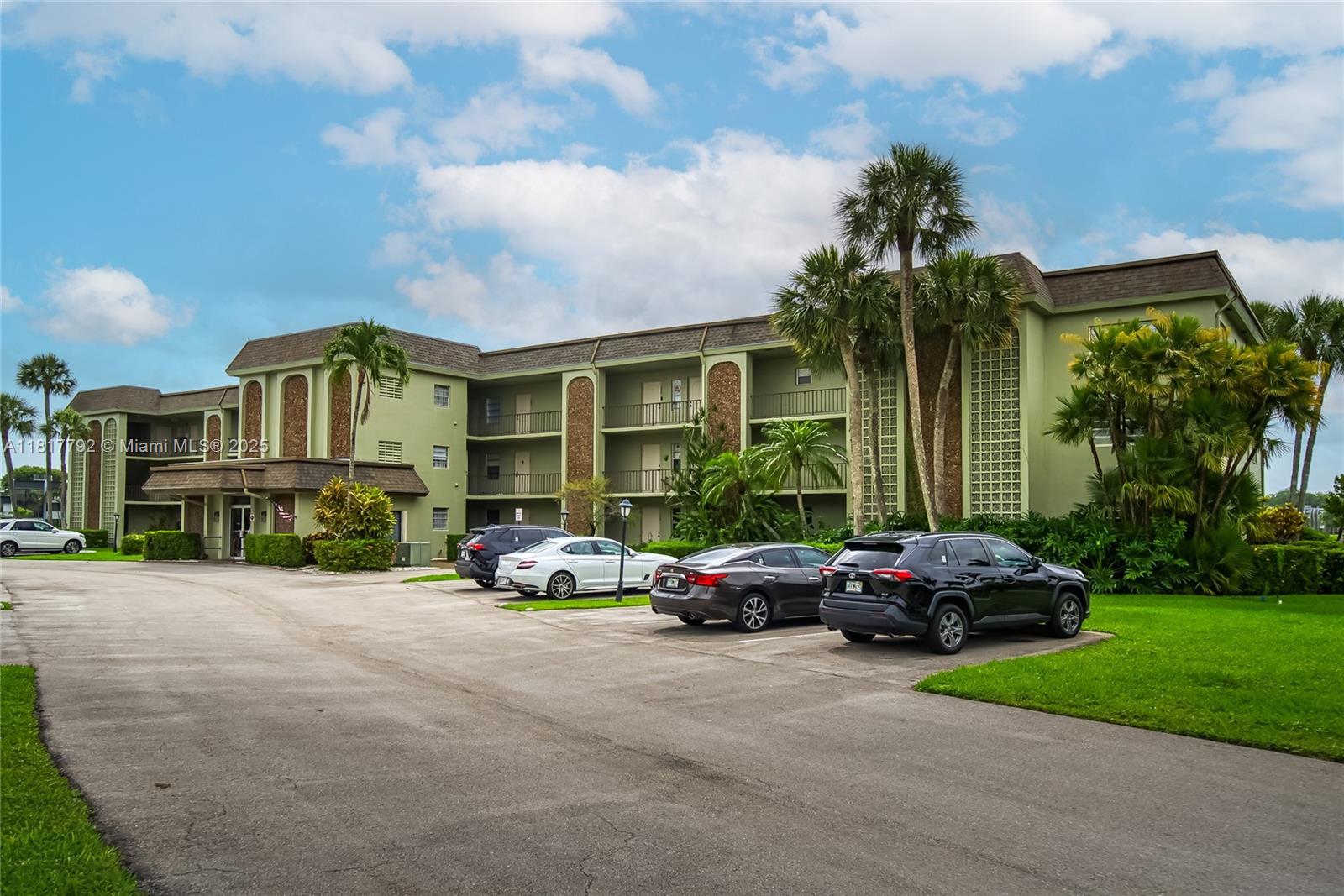 FOUNTAINS OF PALM BEACH C - Residential Lease