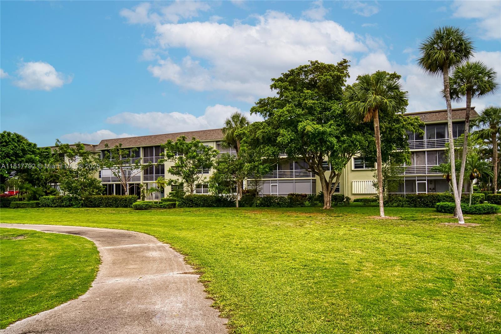 FOUNTAINS OF PALM BEACH C - Residential Lease