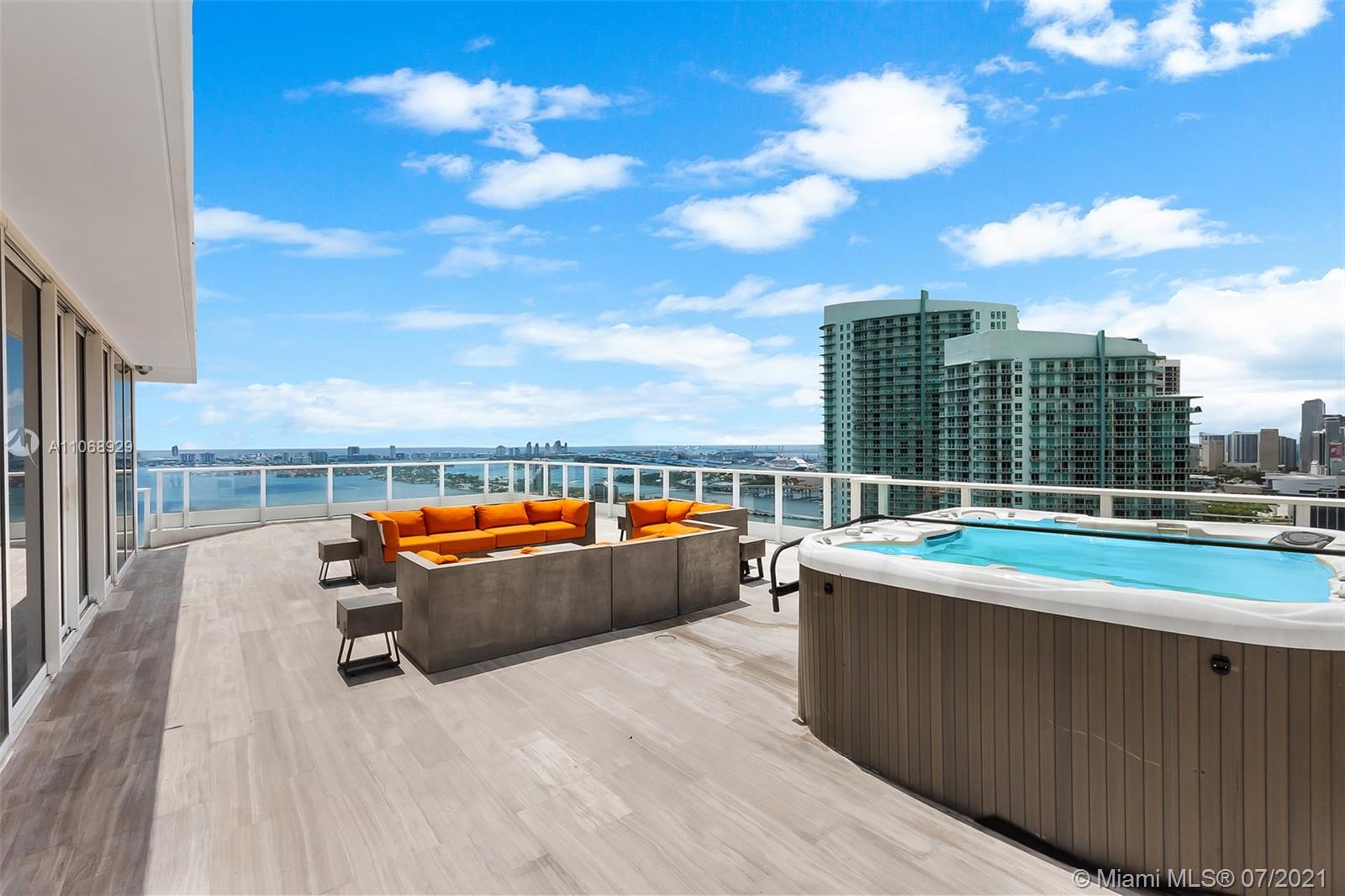 PARAMOUNT BAY CONDO - Residential