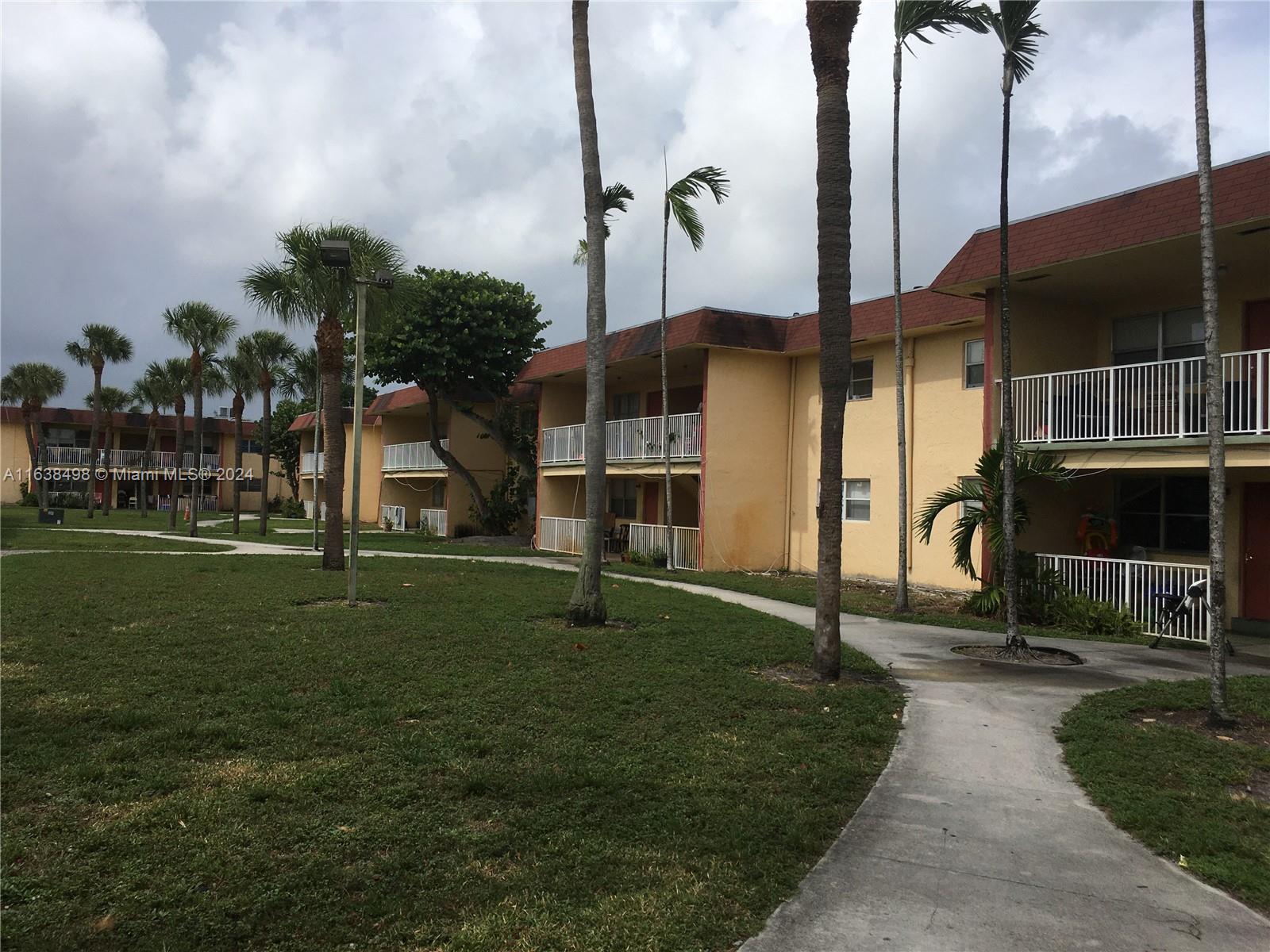 COURTYARDS AT CIMARRON CO - Residential Lease