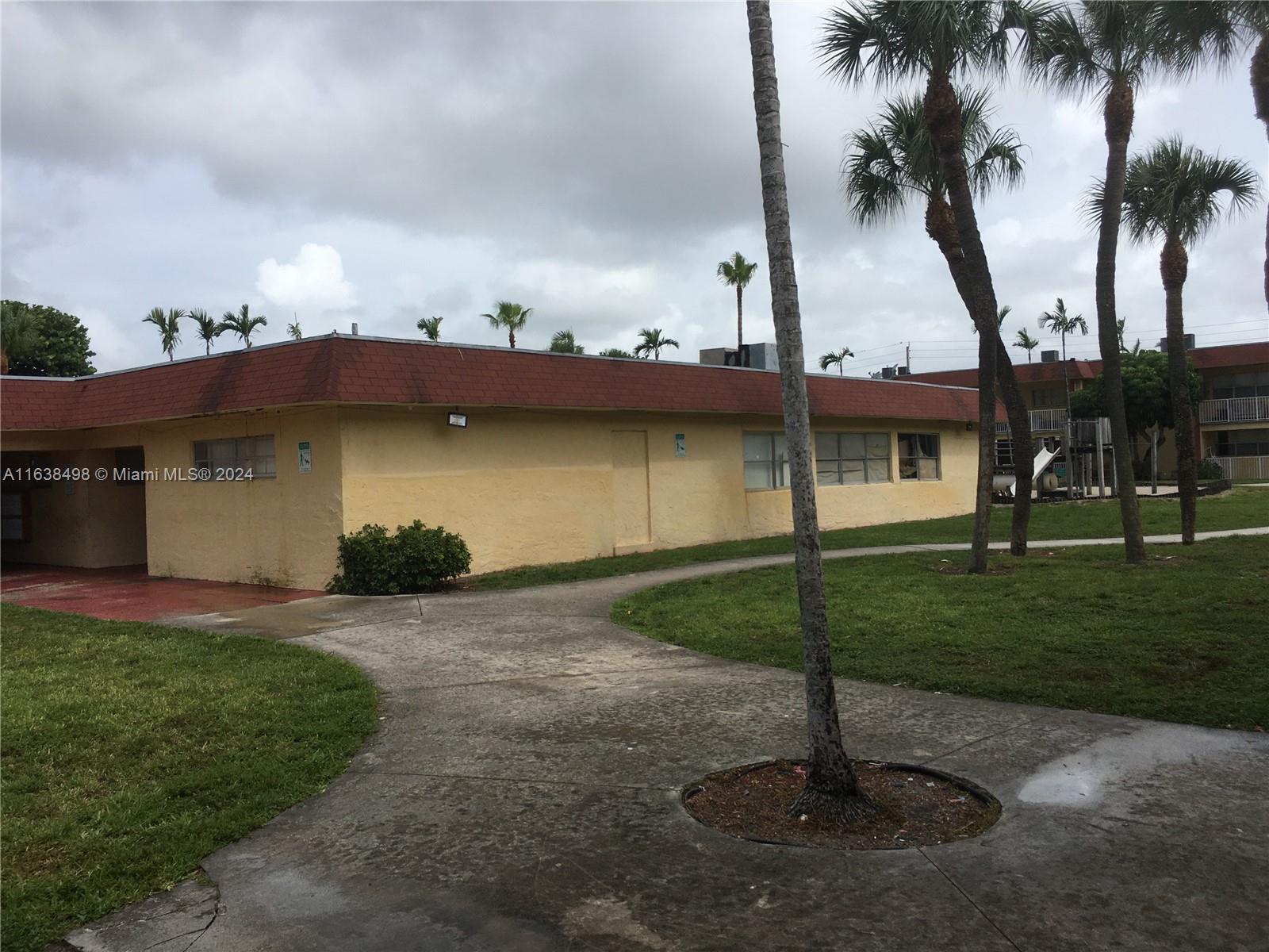 COURTYARDS AT CIMARRON CO - Residential Lease
