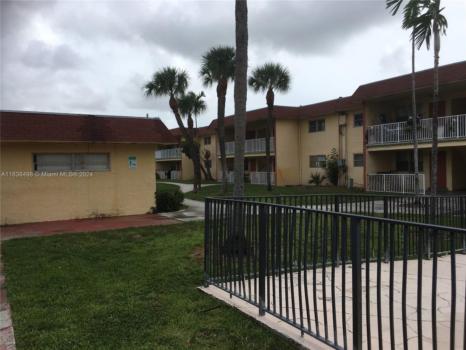COURTYARDS AT CIMARRON CO - Residential Lease