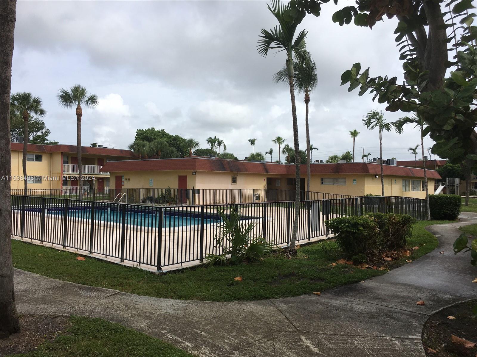 COURTYARDS AT CIMARRON CO - Residential Lease