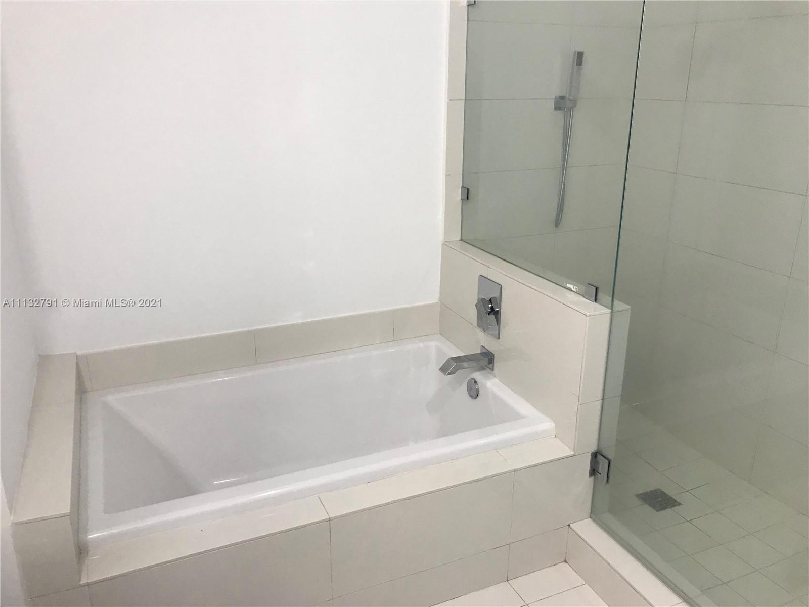 1100 MILLECENTO RESIDENCE - Residential Lease