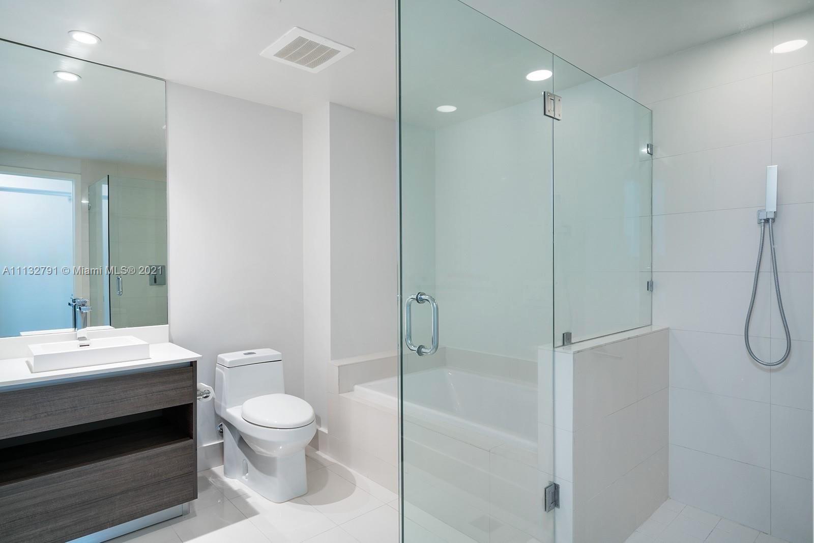 1100 MILLECENTO RESIDENCE - Residential Lease
