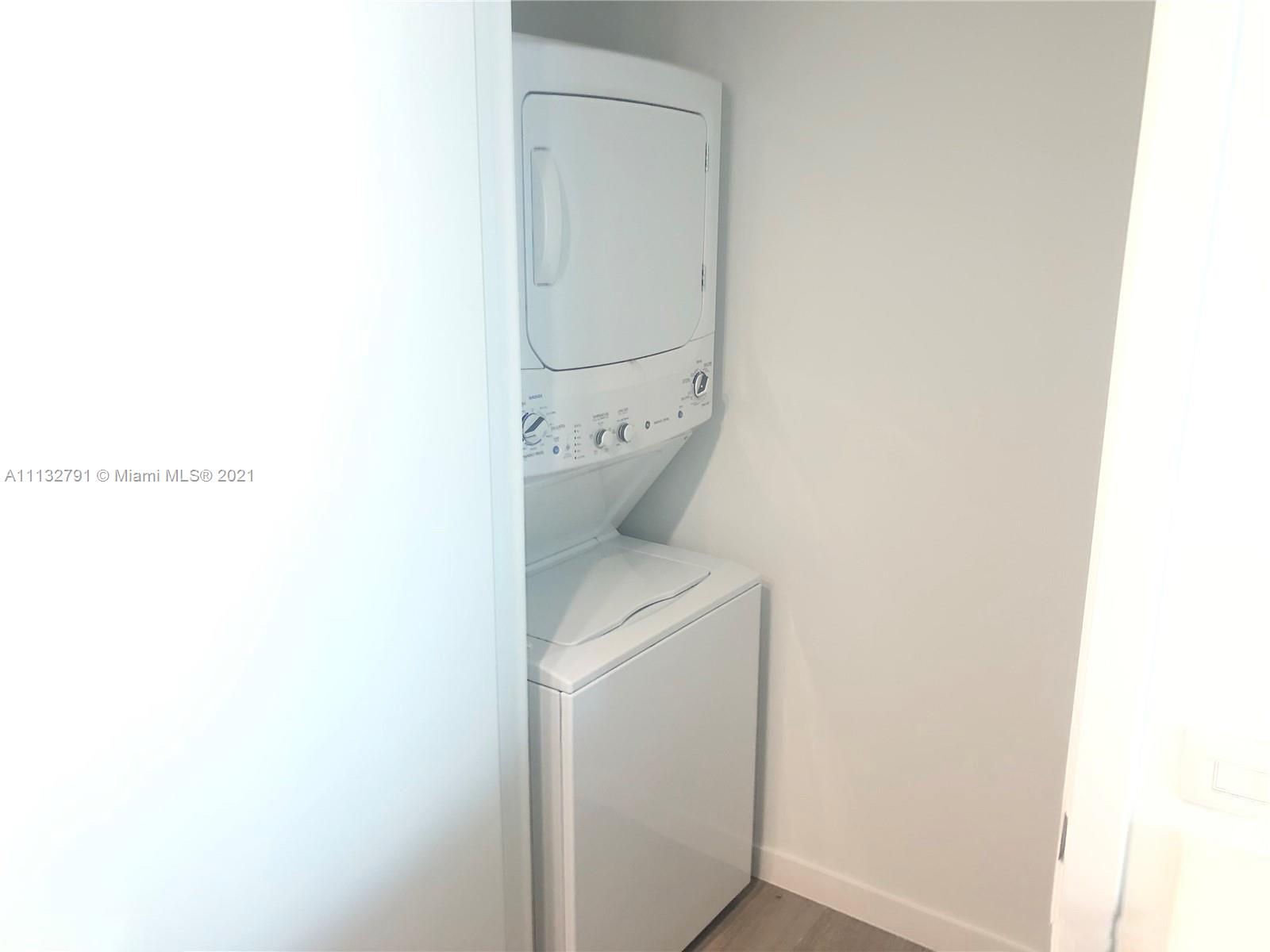 1100 MILLECENTO RESIDENCE - Residential Lease