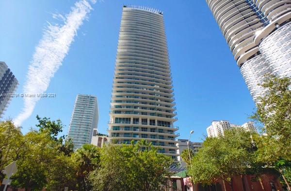 1100 MILLECENTO RESIDENCE - Residential Lease