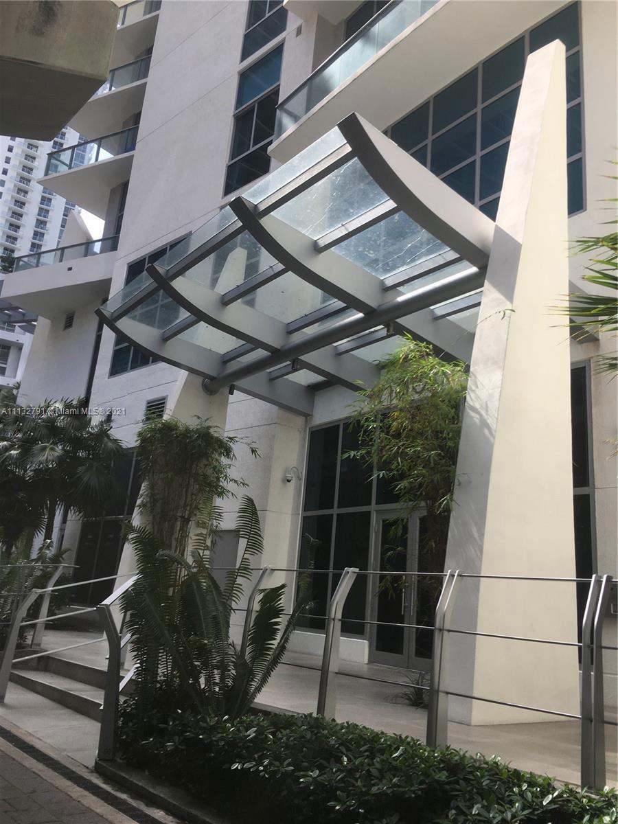 1100 MILLECENTO RESIDENCE - Residential Lease