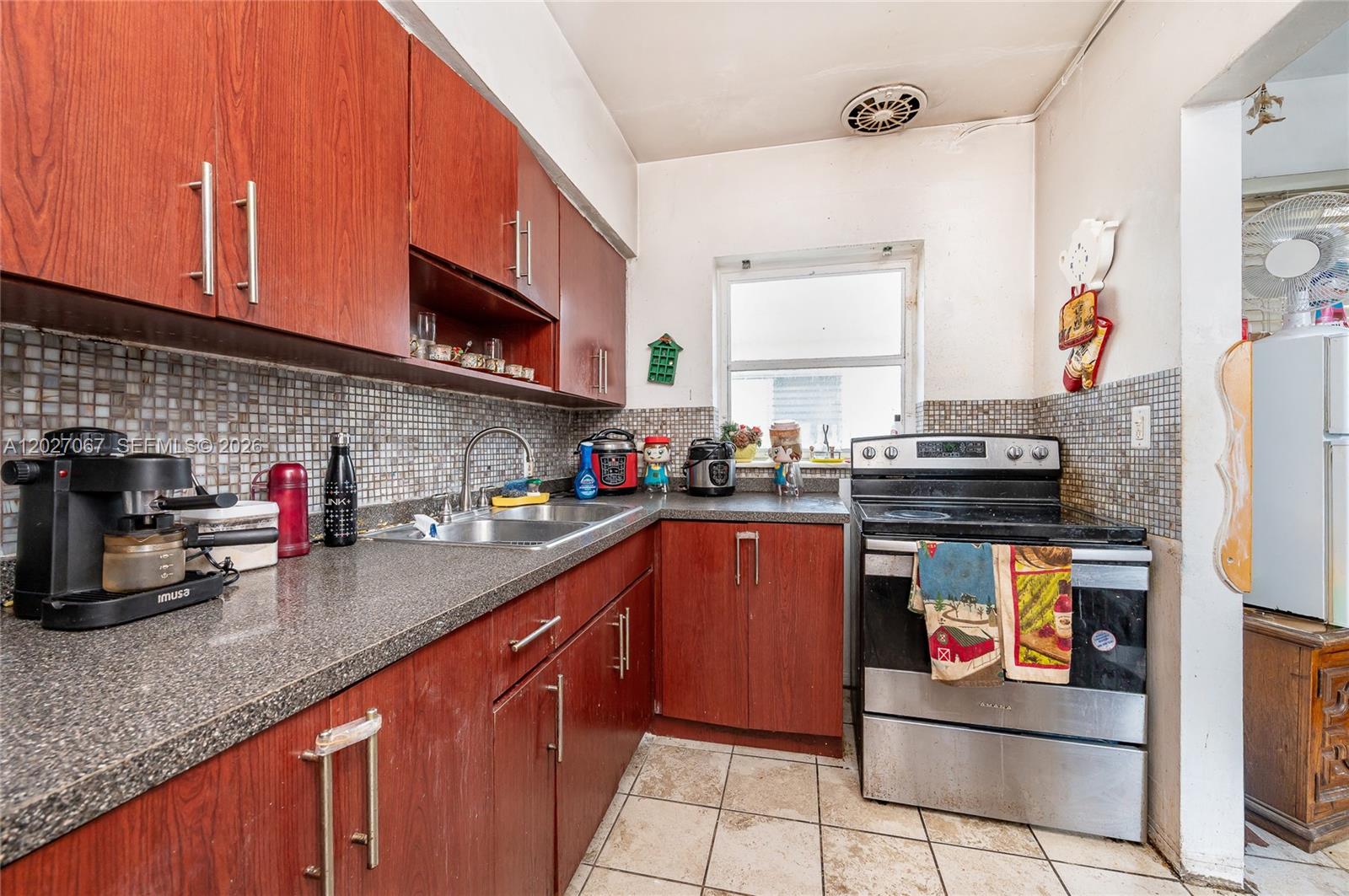 VICTORIA CONDO - Residential