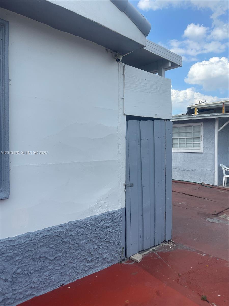 SPACIOUS REMODELED FRESHLY PAINTED MOBILE HOME ON OKEECHOBEE ROAD. CAN BE USED AS AN INCOME GENERATING HOME. ELECTRICAL PANEL UPDATED 2 YEARS AGO. SALE INCLUDES 4 REFRIGERATORS AND 6 MINI SPLIT AC PLUS A WINDOW UNIT.  GOOD RETURN, LOW EXPENSES. CONFIDENTIAL SALE.