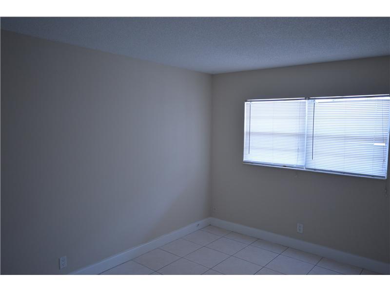 HOLLYWOOD SOUTH SIDE ADD - Residential Lease