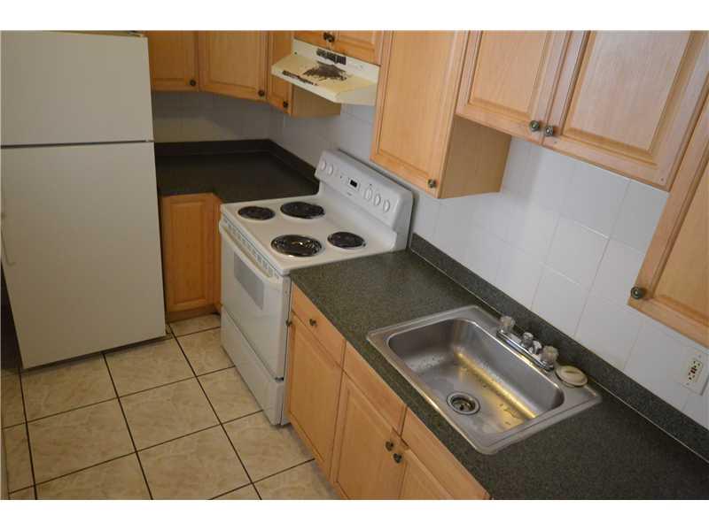 HOLLYWOOD SOUTH SIDE ADD - Residential Lease