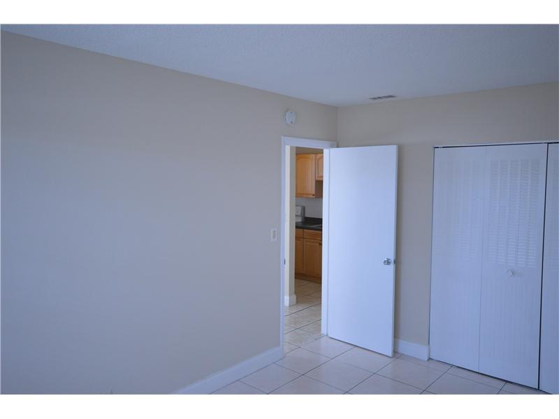 HOLLYWOOD SOUTH SIDE ADD - Residential Lease