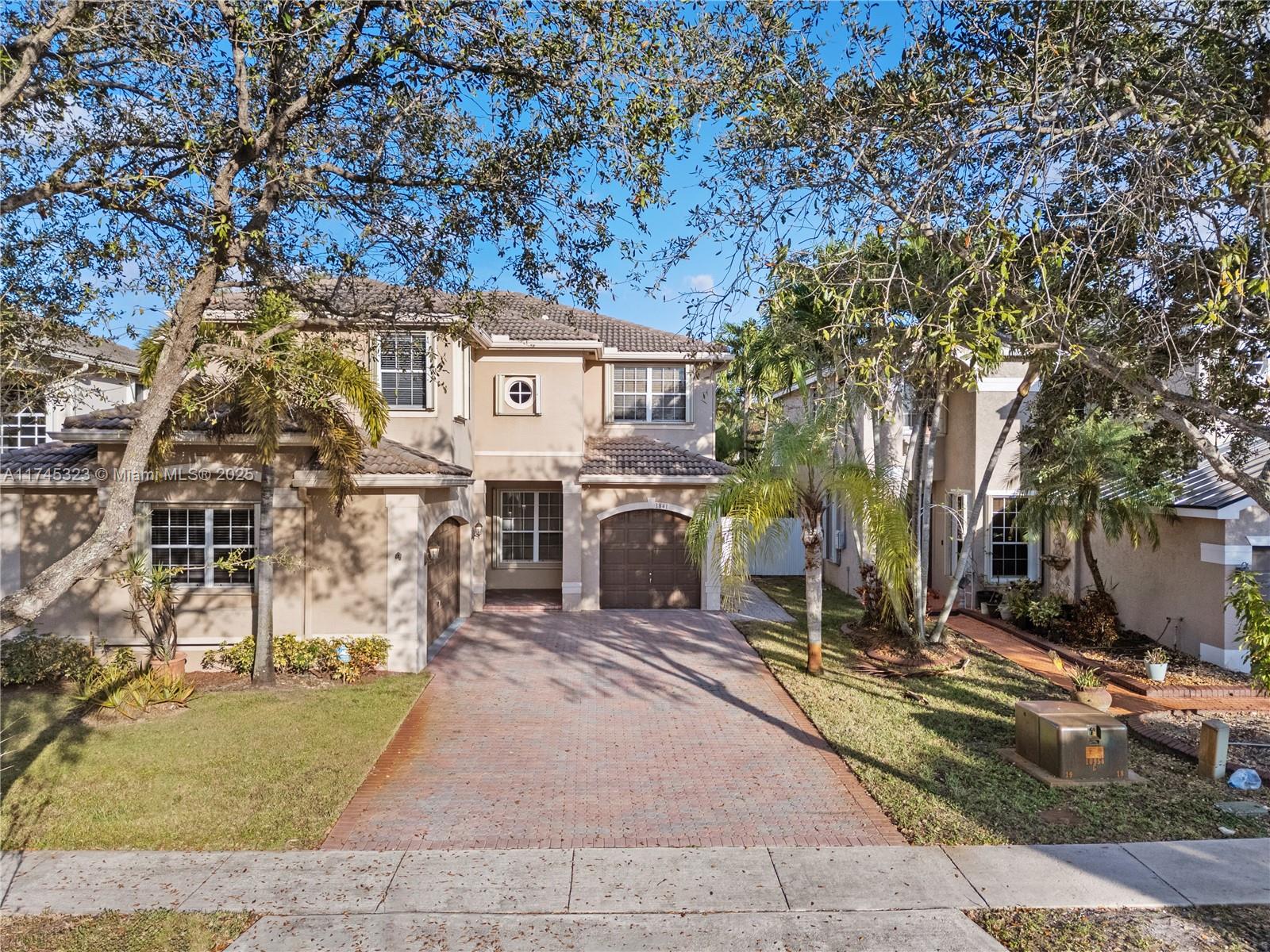5br 4 bath home in silver shores gated community with 3 car garage!! Wood kitchen cabinets and granite counter tops and stainless steel appliances!! Accordion shutters!! Huge master br with sitting area!! 1 br ground level!! Resort style amenities!!