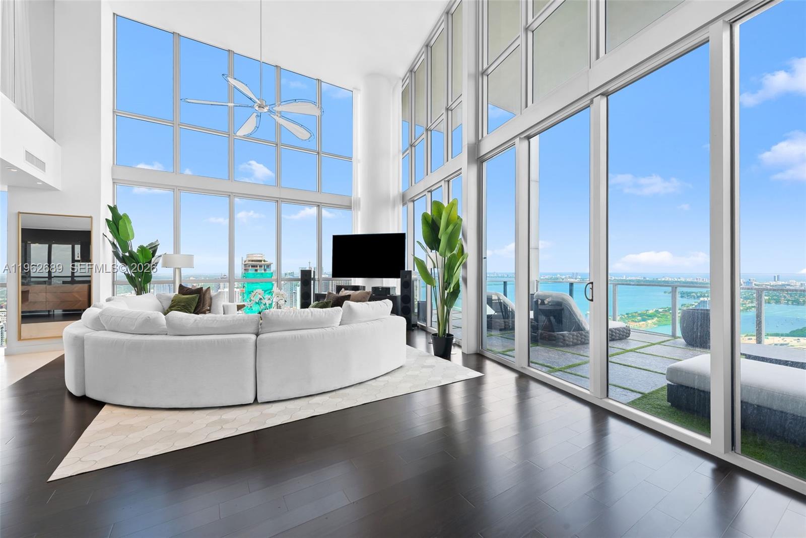 MARQUIS CONDO - Residential