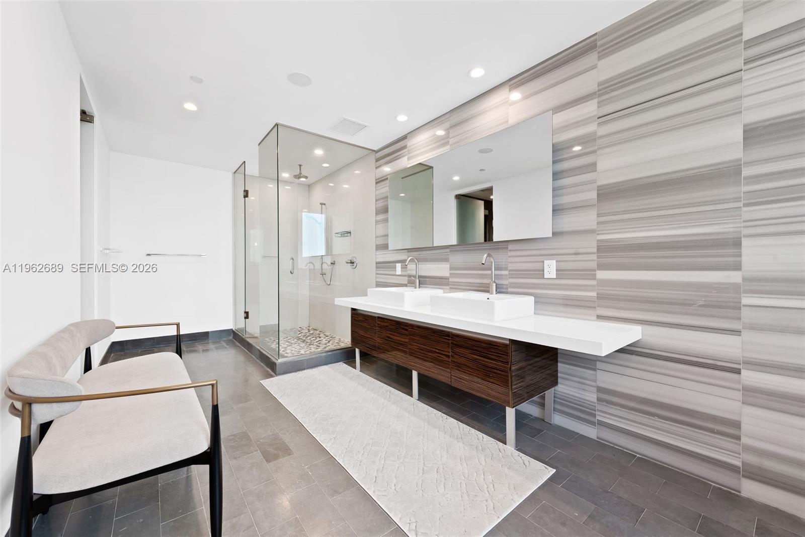 MARQUIS CONDO - Residential
