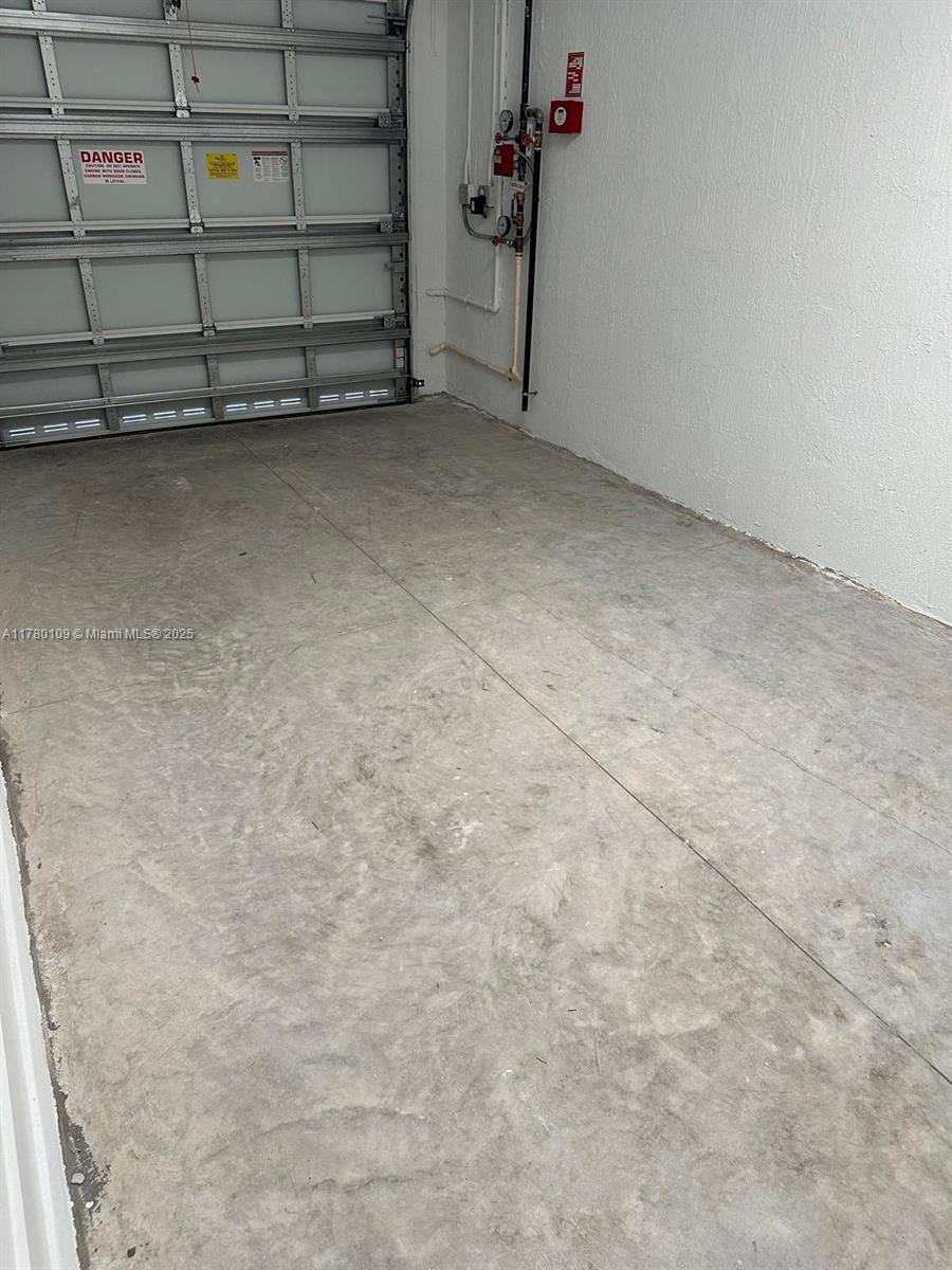 MERRICK SQUARE - Residential Lease