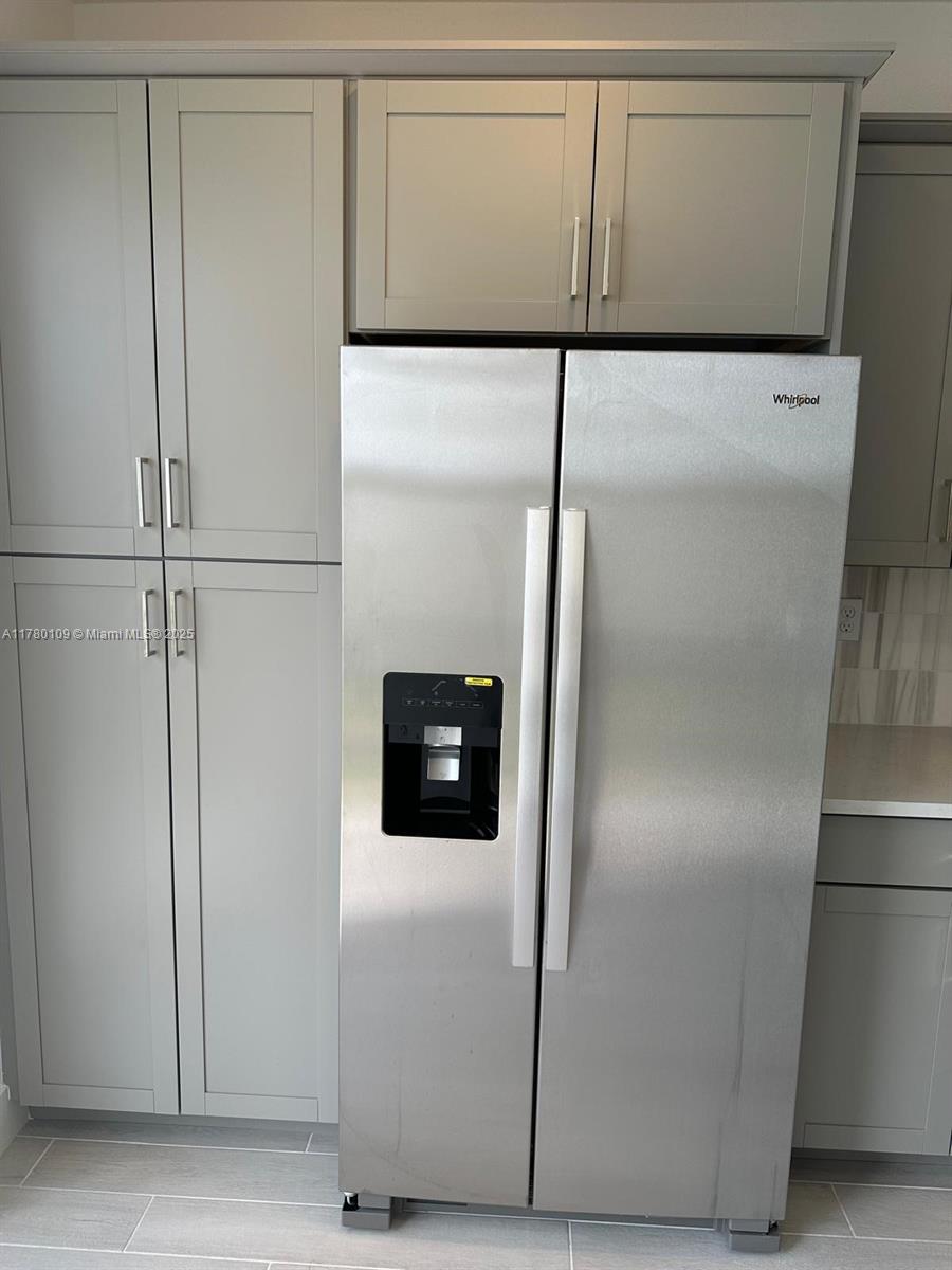 MERRICK SQUARE - Residential Lease
