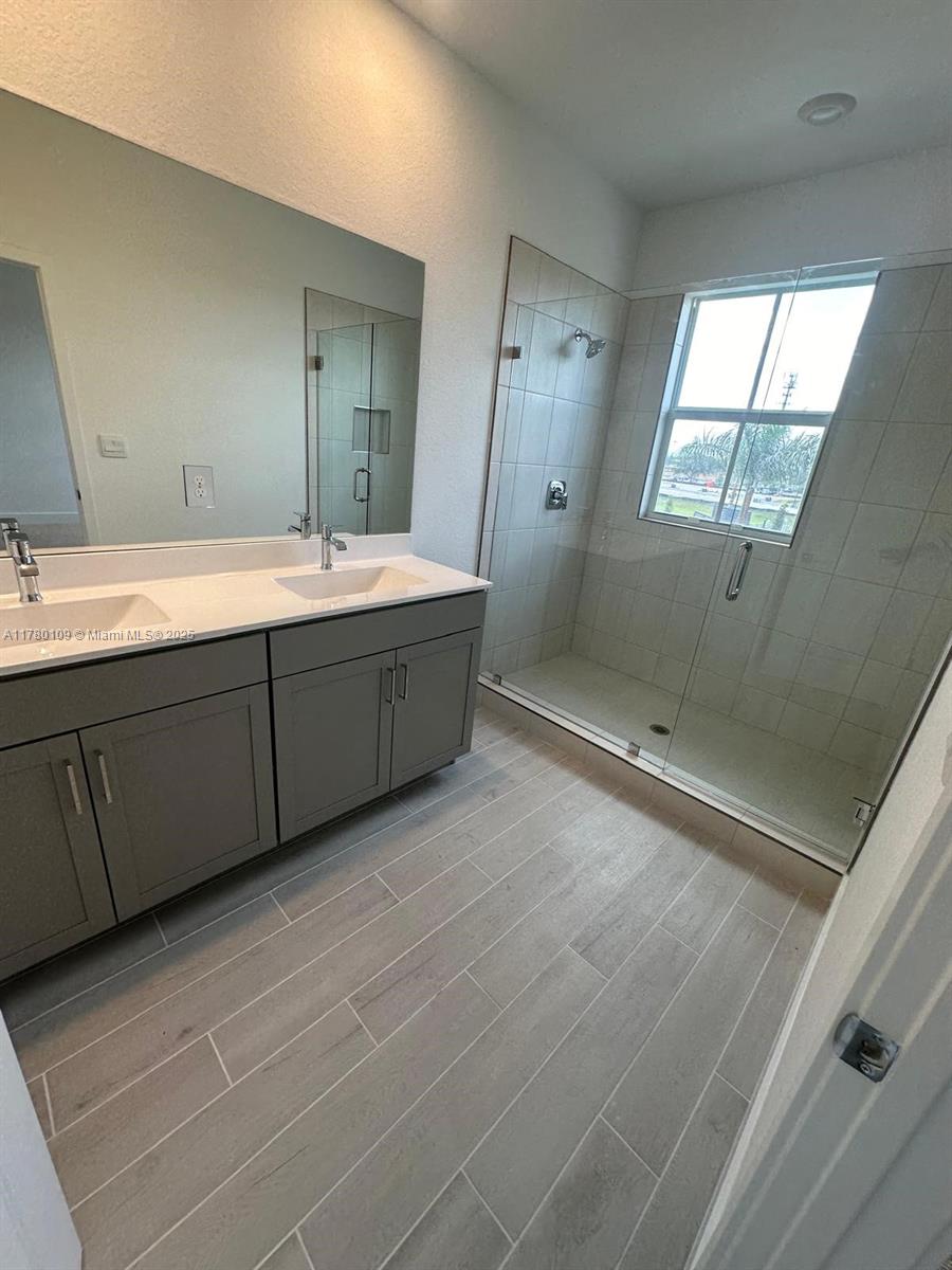 MERRICK SQUARE - Residential Lease
