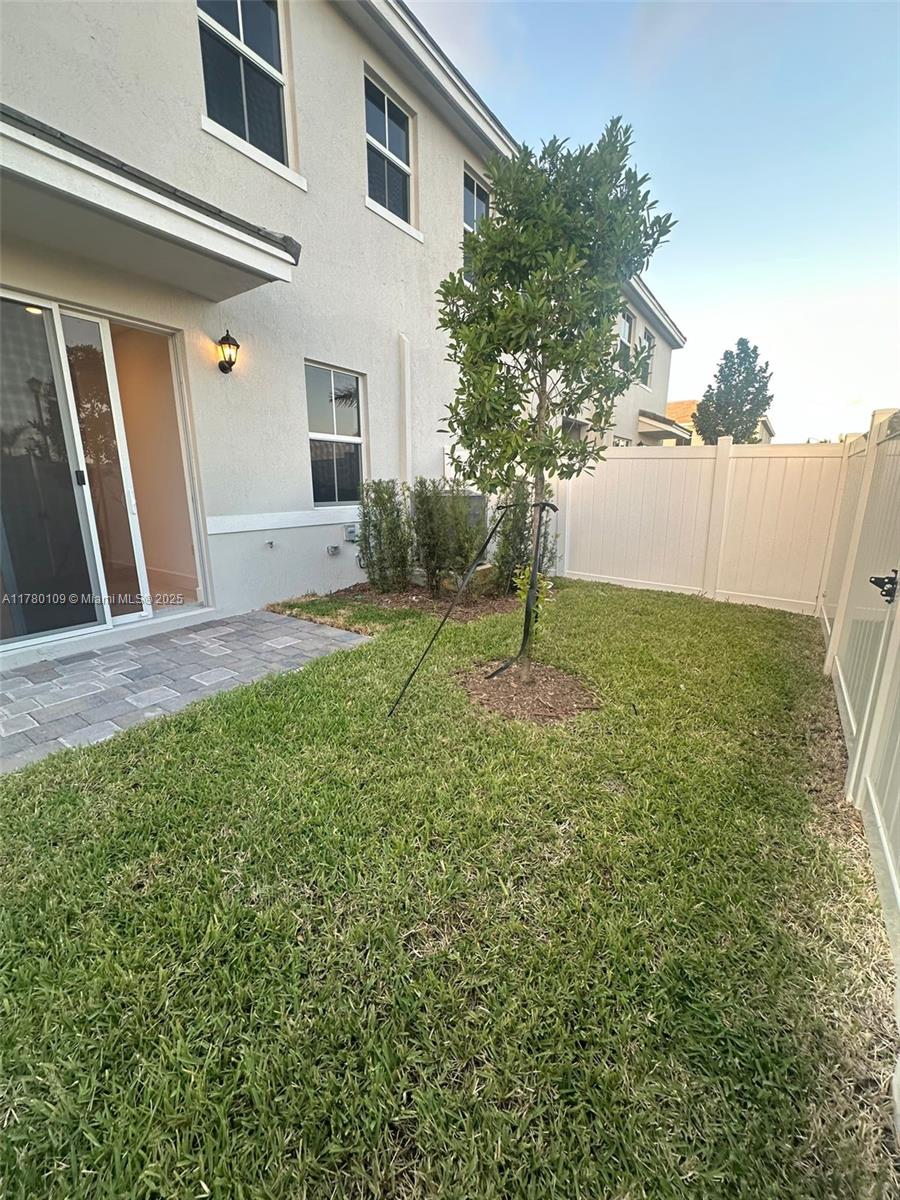 MERRICK SQUARE - Residential Lease