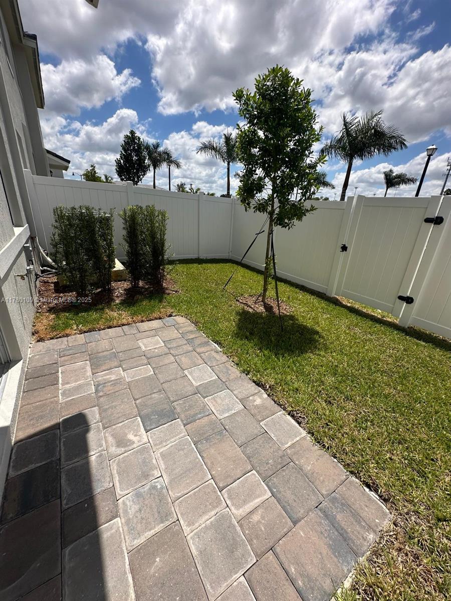 MERRICK SQUARE - Residential Lease