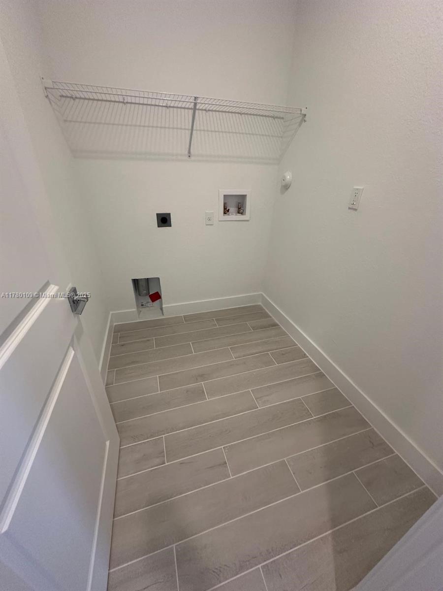 MERRICK SQUARE - Residential Lease