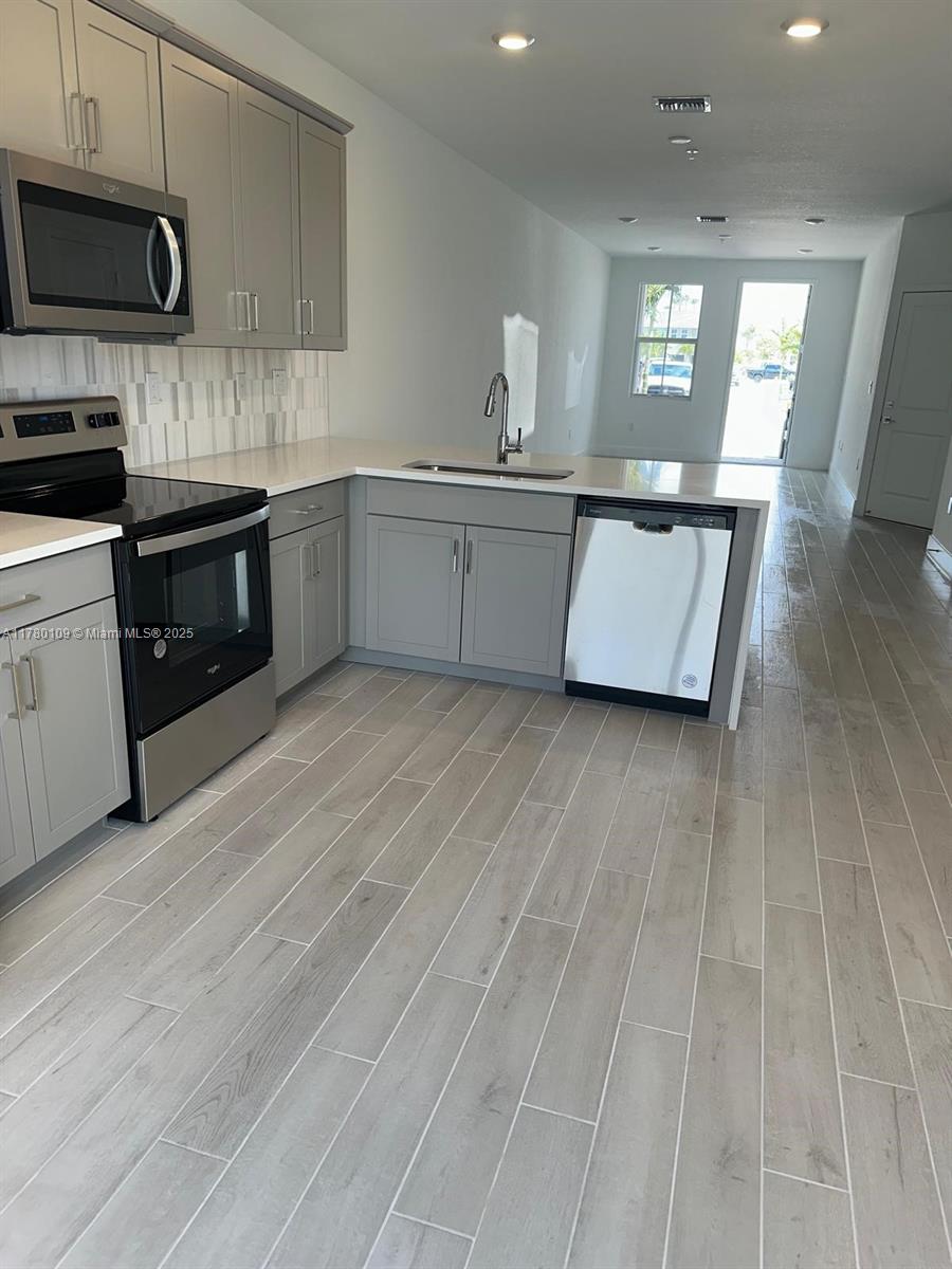 MERRICK SQUARE - Residential Lease