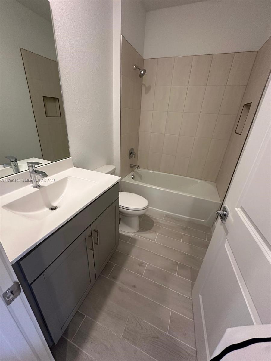 MERRICK SQUARE - Residential Lease