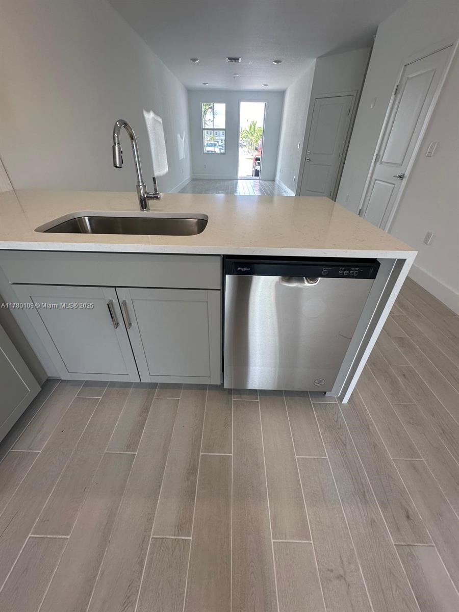 MERRICK SQUARE - Residential Lease
