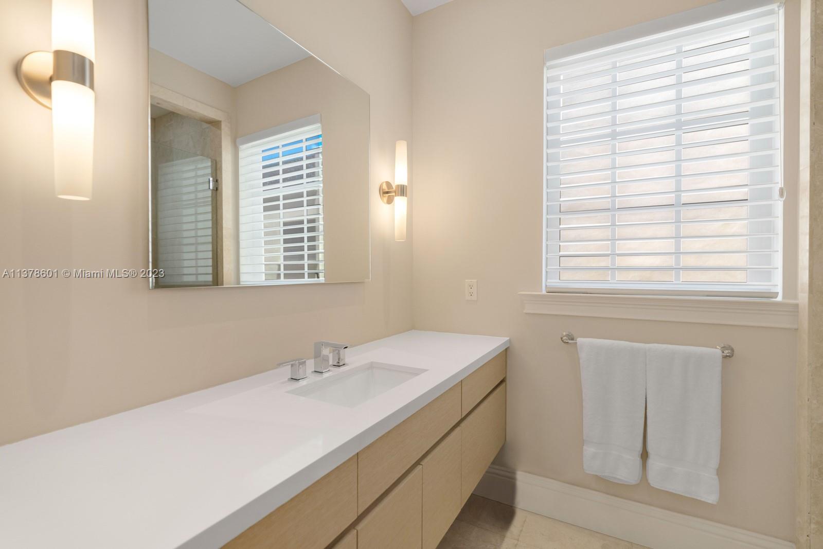CLOISTERS ON THE BAY COND - Residential