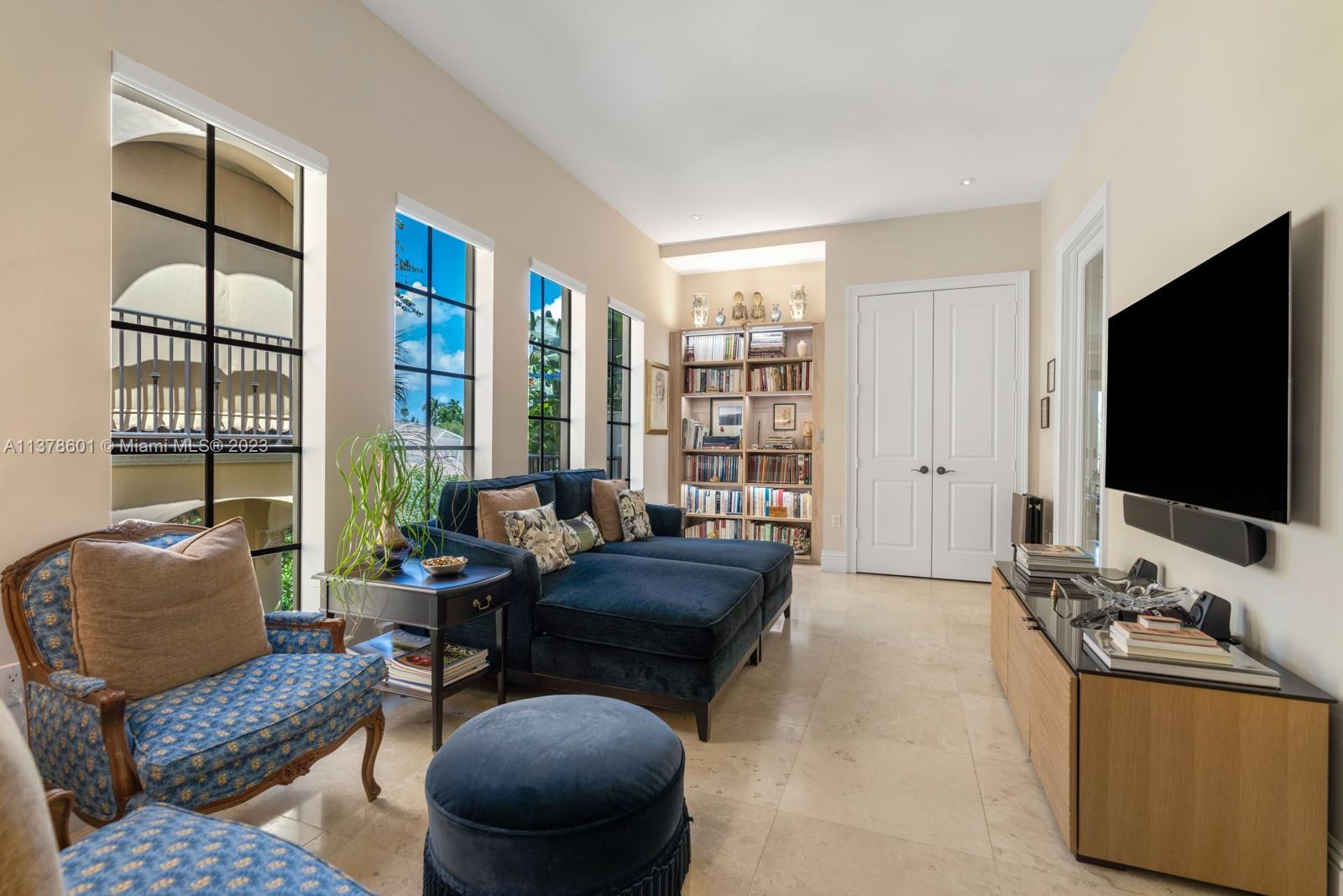 CLOISTERS ON THE BAY COND - Residential
