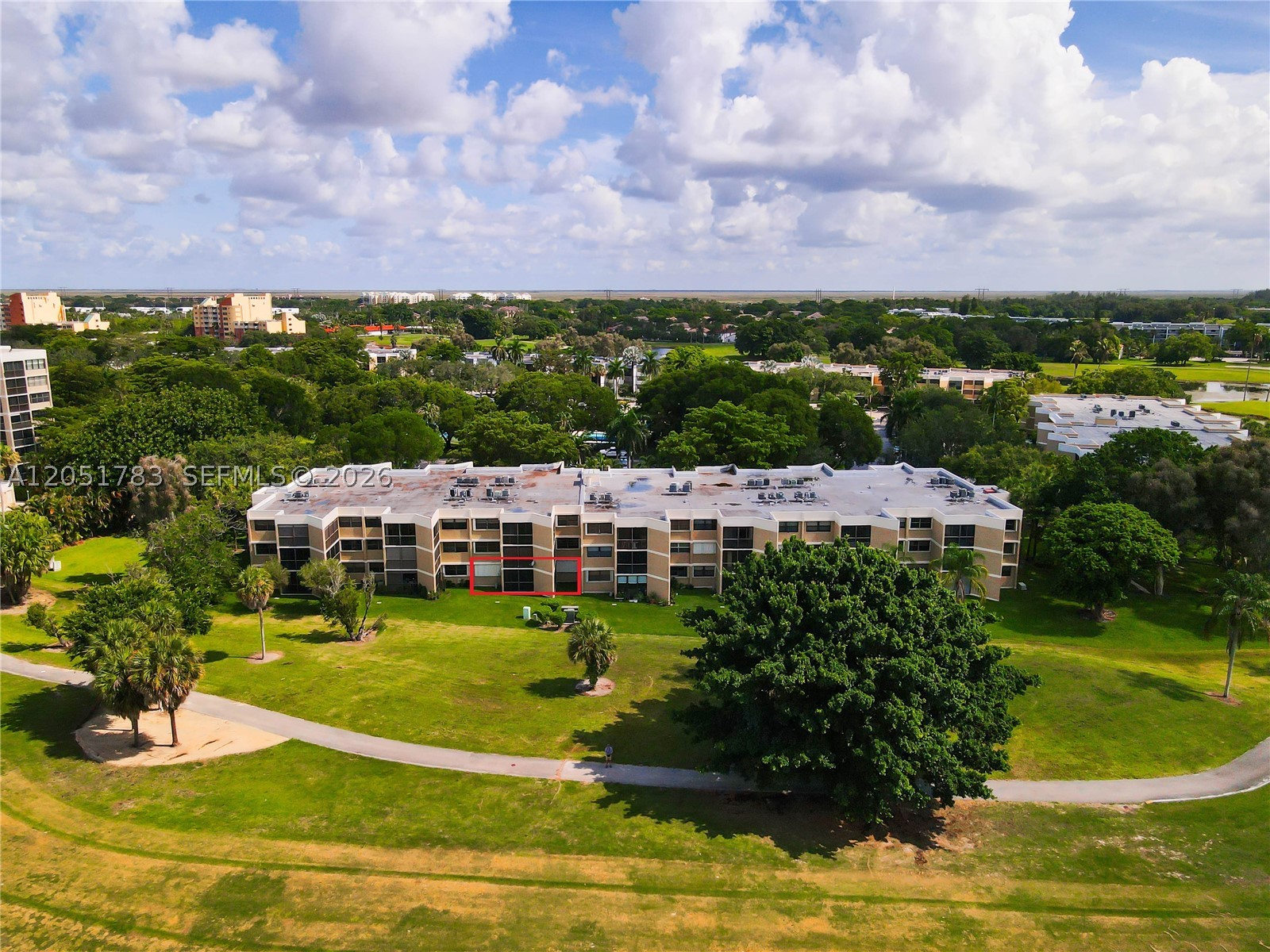 BUILDING THREE OF COUNTRY - Residential